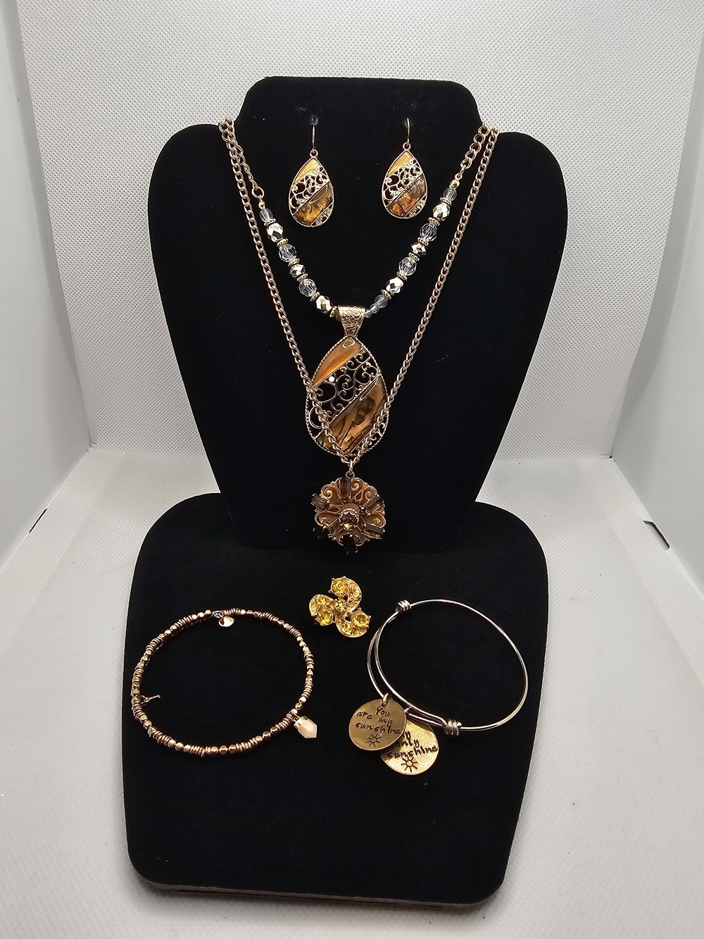 Gold-Tone Filigree Teardrop Necklace & Earring Set - Women Large Jewelry Lot